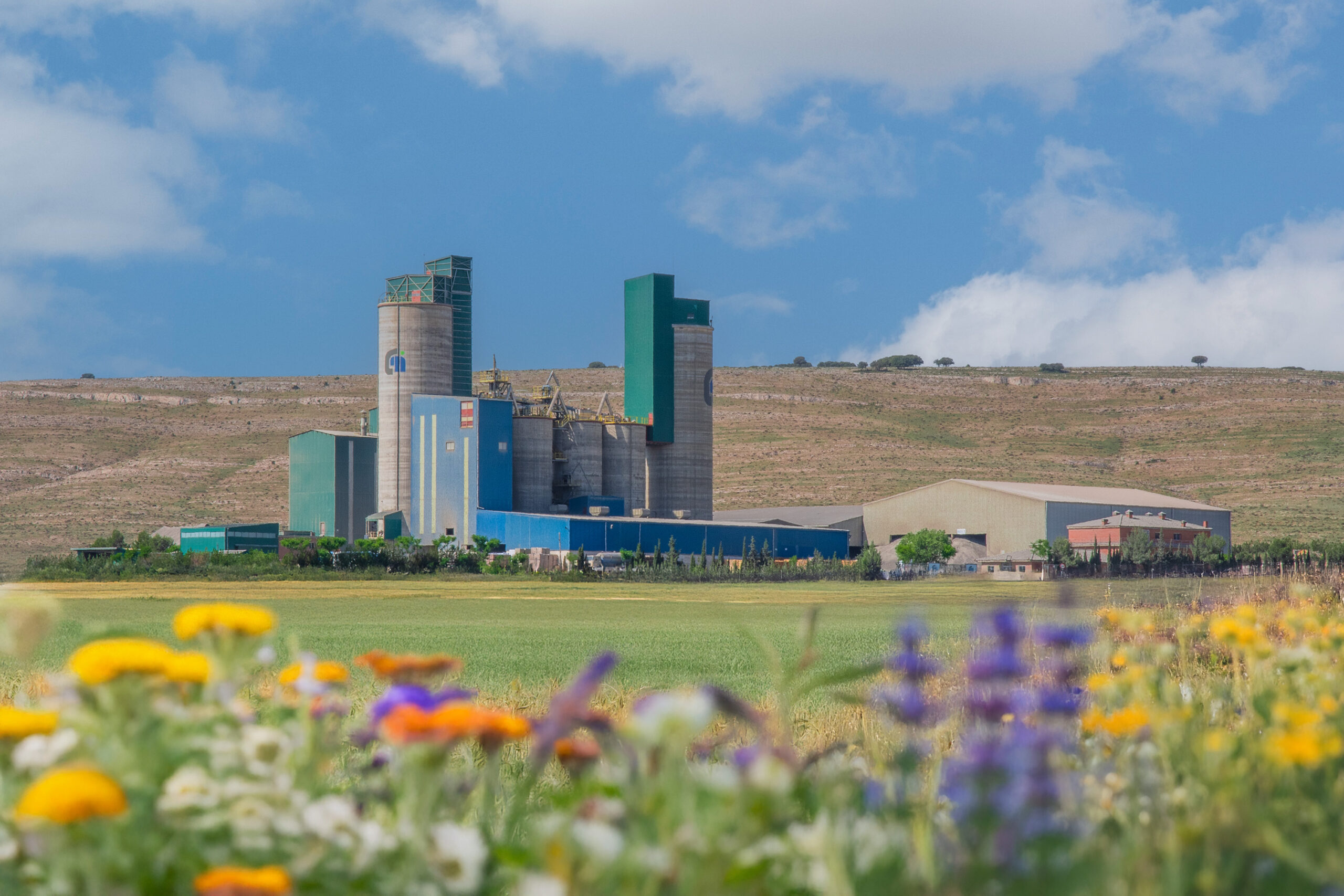 Panorámica de la fábrica desde lejos